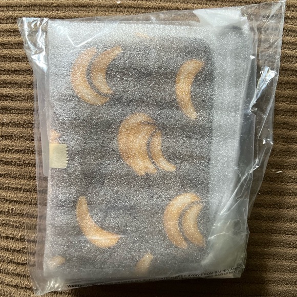 Coach Corner Zip Wristlet In Signature Canvas With Banana Print nwt - Picture 5 of 5